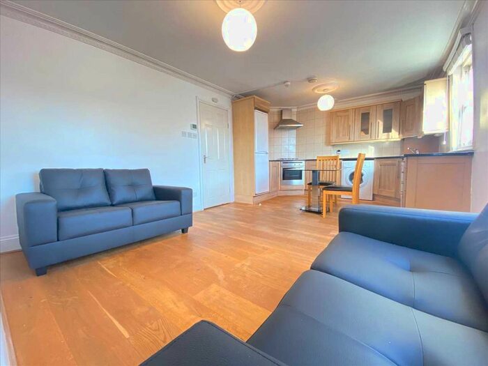 2 Bedroom Flat To Rent In Longridge Road, London, Earls Court, SW5