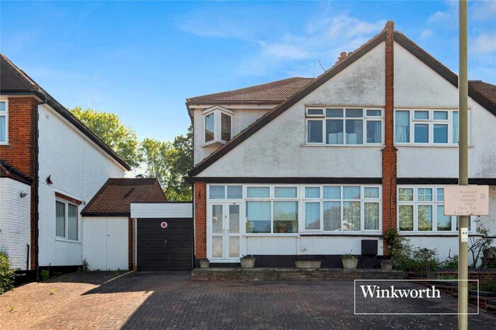 3 Bedroom Semi-Detached House For Sale In Fitzjohn Avenue, High Barnet, EN5