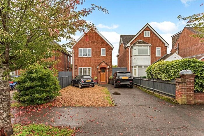 5 Bedroom Detached House To Rent In Oaken Grove, Newbury, Berkshire, RG14