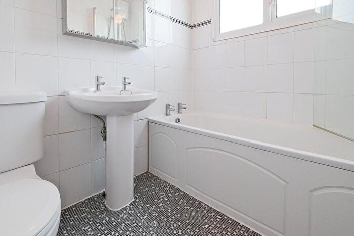 2 Bedroom Semi-Detached House To Rent In Cranbrook Avenue, Oswaldtwistle, Accrington, BB5