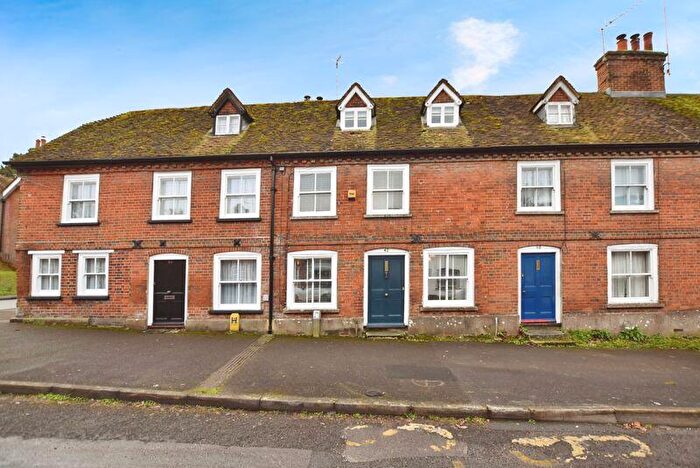 3 Bedroom Character Property To Rent In High Street, Salisbury, SP5