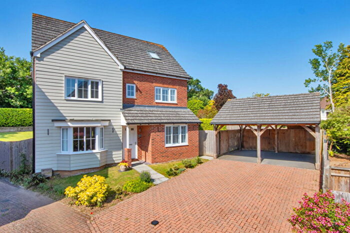 5 Bedroom Detached House For Sale In Chartwell Lane, Longfield, Kent, DA3