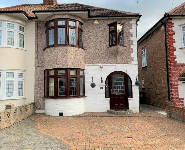 3 Bedroom Semi-Detached House To Rent In Lincoln Avenue, Romford RM7