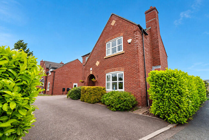 4 Bedroom Detached House For Sale In Tamworth Road, Two Gates, B77