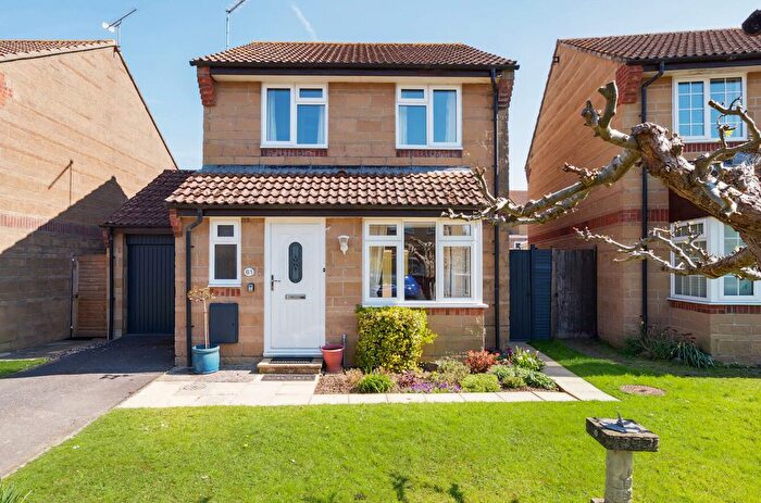 3 Bedroom Detached House For Sale In Ladymeade, Ilminster, Somerset, TA19