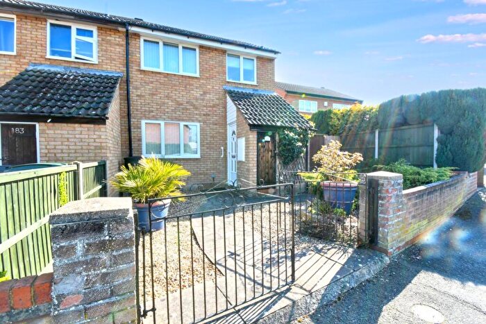 3 Bedroom Terraced House For Sale In Hillgrounds Road, Kempston, Bedford, MK42