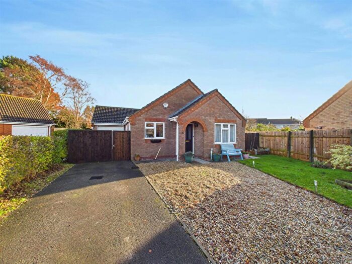 3 Bedroom Detached Bungalow For Sale In Stapes Garth, Grainthorpe, Louth, LN11