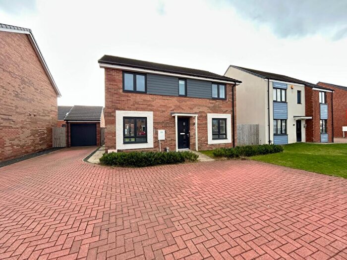 4 Bedroom Flat To Rent In Roseden Way, Newcastle Upon Tyne, NE13