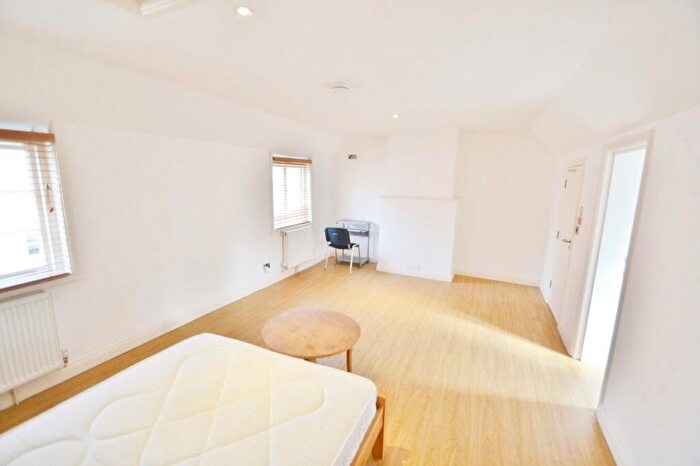 1 Bedroom Flat To Rent In Blandford St Mary, DT11