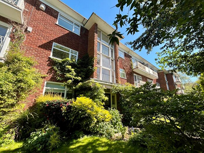 2 Bedroom Flat To Rent In Palatine Road, Manchester, M20