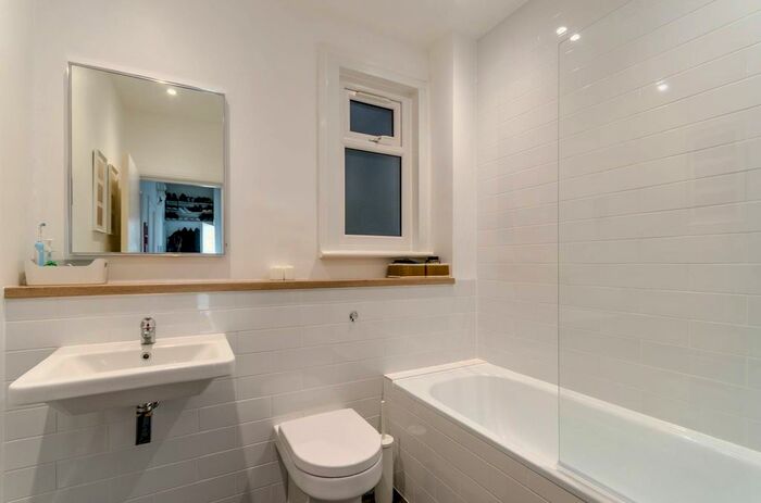 1 Bedroom Flat To Rent In Christchurch Road, Tulse Hill, London, SW2