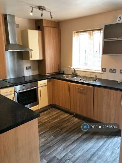 4 Bedroom Semi-Detached House To Rent In Radcliffe Mount, Nottingham, NG2