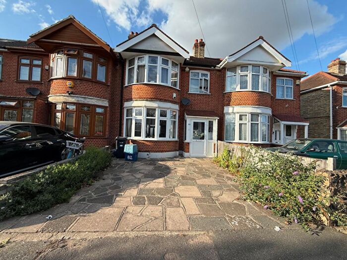 4 Bedroom Terraced House To Rent In Havering Gardens, Chadwell Heath, RM6