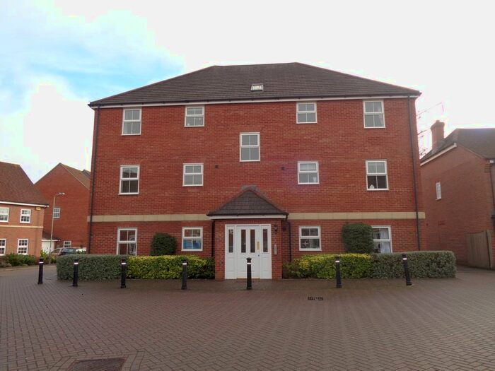 2 Bedroom Flat To Rent In Creswell, Hook, RG27