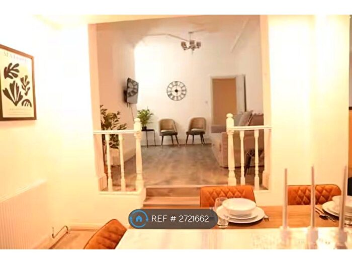 4 Bedroom Terraced House To Rent In London, London, NW4