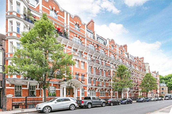 3 Bedroom Flat For Sale In Drayton Gardens, Chelsea, SW10