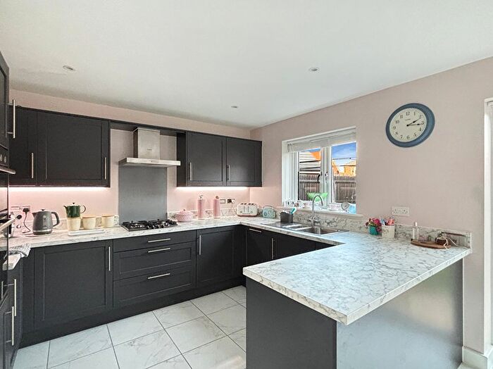 4 Bedroom Detached House For Sale In St Andrews Close, Alresford, Colchester, CO7