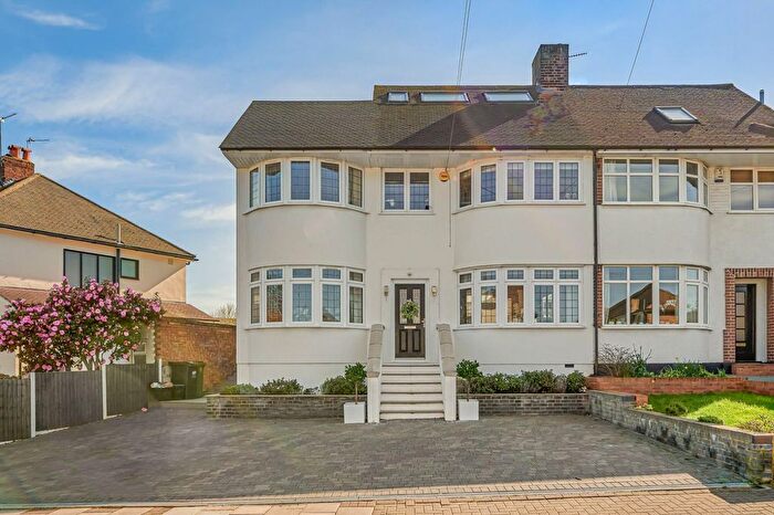 4 Bedroom Semi-Detached House For Sale In Edgebury, Chislehurst, Kent, BR7