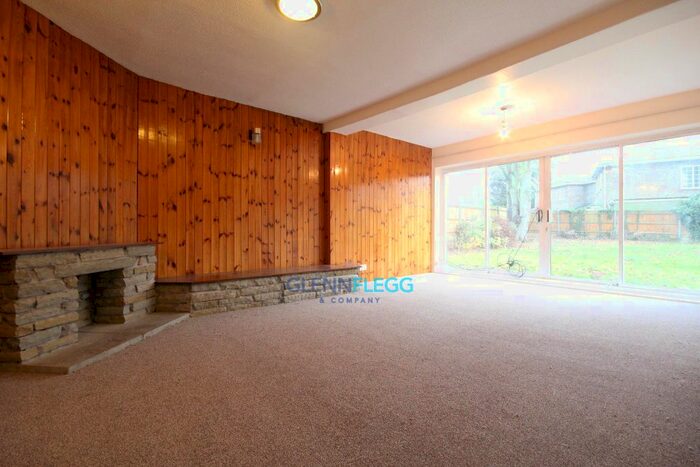 4 Bedroom Detached House To Rent In Orchard Avenue, Burnham, Slough, SL1