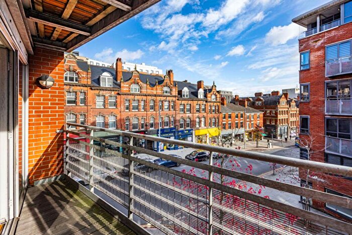 2 Bedroom Flat For Sale In Derby Road, Nottingham, NG1