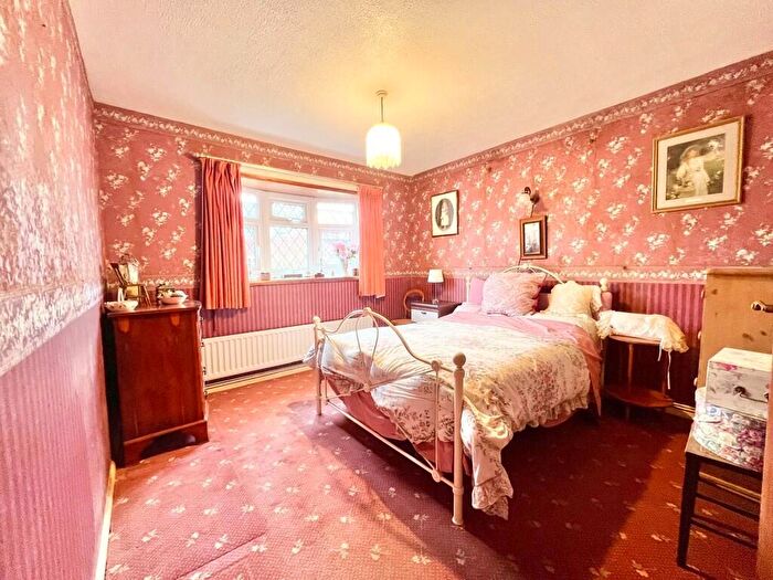 2 Bedroom Detached Bungalow For Sale In Coleford Close, Mytchett, GU16