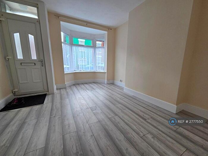 2 Bedroom End Of Terrace House To Rent In Wynburg Street, Hull, HU9