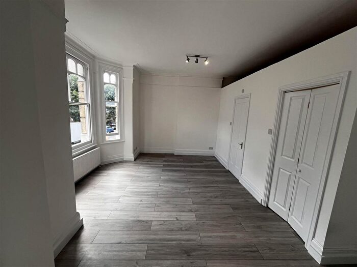 Studio To Rent In Harlesden Gardens, NW10