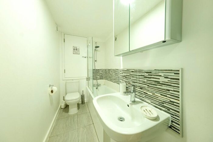 2 Bedroom Flat For Sale In Champion Court, Champion Square, Bristol, BS2