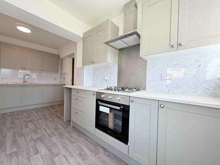 3 Bedroom Semi-Detached House To Rent In New Lane, Stanton Hill, NG17