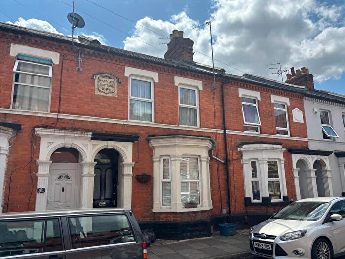 4 Bedroom Terraced House For Sale In Colwyn Road, The Mounts, Northampton, NN1