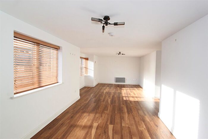 2 Bedroom Flat To Rent In North Street, Plymouth, PL4