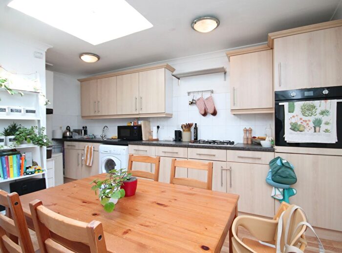2 Bedroom Flat To Rent In Fairmead Road, Holloway, N19