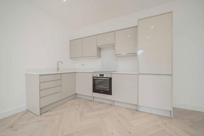 2 Bedroom Flat For Sale In Gordon Road, Ealing, W5