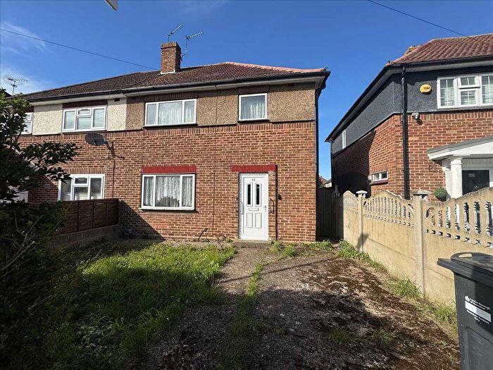 3 Bedroom Semi Detached House For Sale In Dudley Road, Feltham, Bedfont, TW14