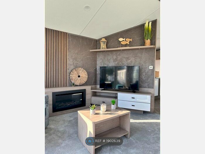 2 Bedroom Mobile/park Home To Rent In London Road, Kessingland, Lowestoft, NR33