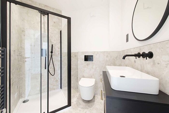 1 Bedroom Flat For Sale In City Road, London, EC1V