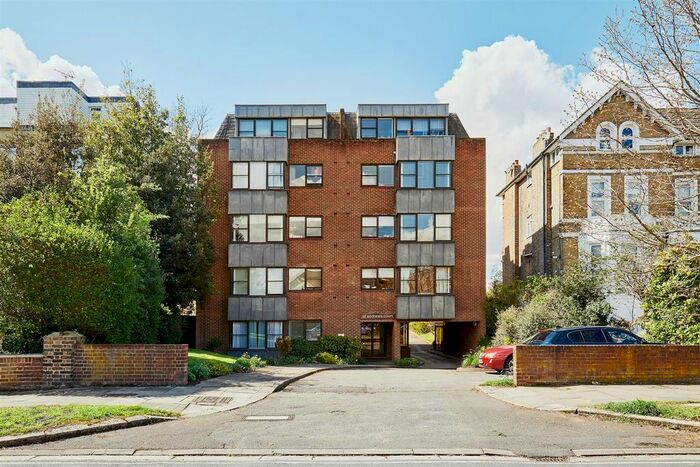 2 Bedroom Flat To Rent In St Andrews Court, Chiswick, W4