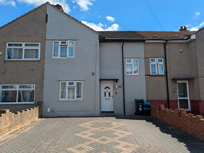 3 Bedroom Terraced House For Sale In Raymond Road, Newbury Park, Ilford, Redbridge, IG2