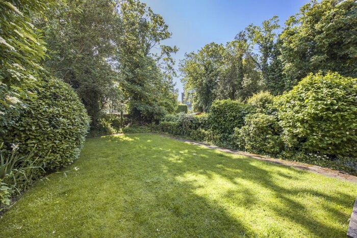 1 Bedroom Flat To Rent In Queen Elizabeth`s Walk, Stoke Newington, N16