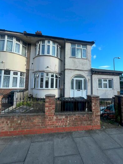 4 Bedroom Terraced House To Rent In Ilford Lane, Ilford, IG1