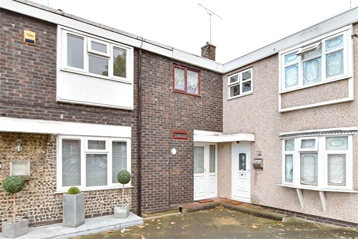 4 Bedroom Terraced House For Sale In The Gore, Basildon, Essex, SS14