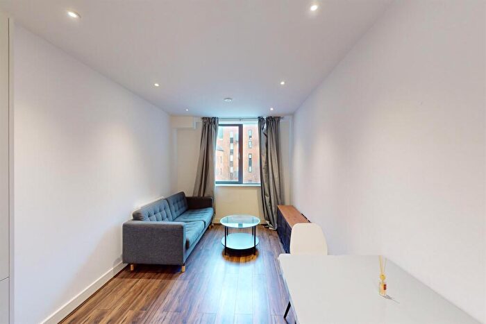1 Bedroom Apartment To Rent In , Camden House, B1