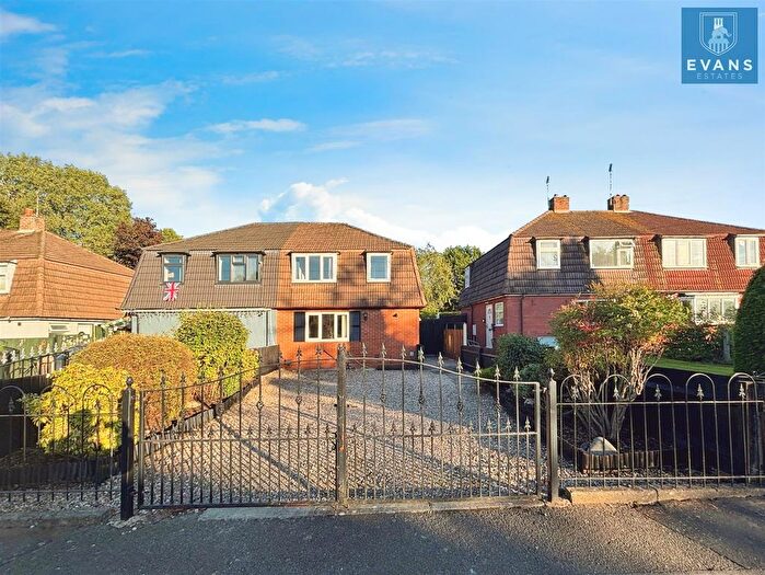 3 Bedroom Semi-Detached House For Sale In De-Compton Close, Keresley End, Coventry, CV7