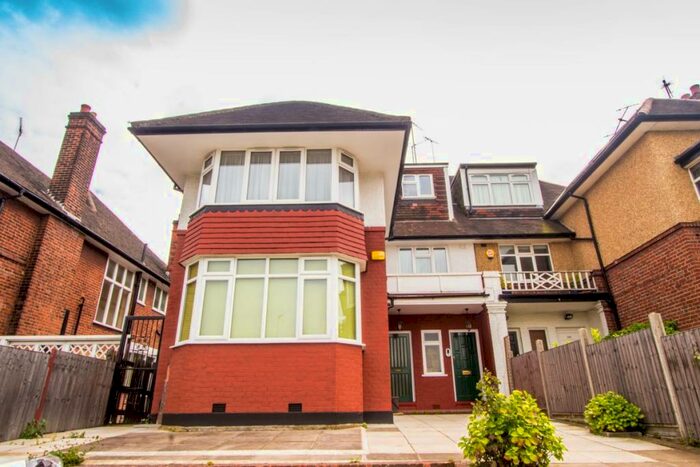 3 Bedroom Flat To Rent In Finchley Road, Finchley Road, NW11