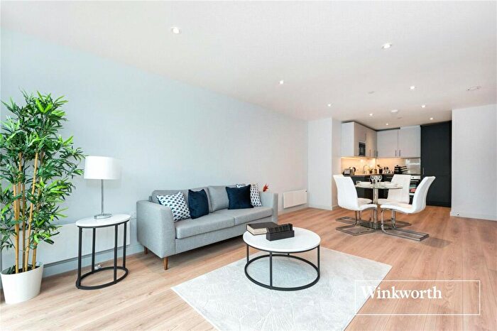 2 Bedroom Apartment To Rent In Shakespeare Road, London, N3