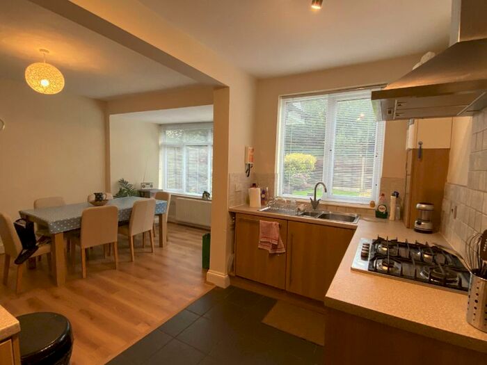 4 Bedroom House To Rent In Bournbrook Road, Selly Oak, Birmingham, West Midlands, B29