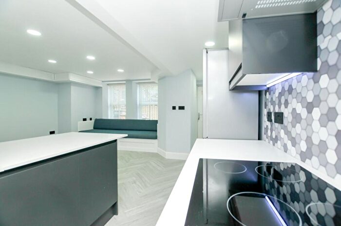 2 Bedroom Flat To Rent In Forburg Road, Stamford Hill, N16