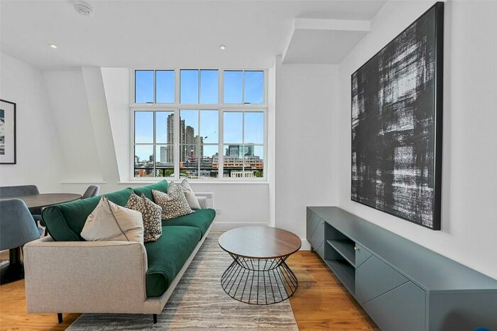 2 Bedroom Apartment To Rent In West Smithfield, London, EC1A