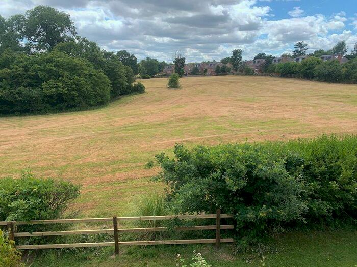 6 Bedroom Detached House For Sale In Burnham Avenue, Beaconsfield, HP9