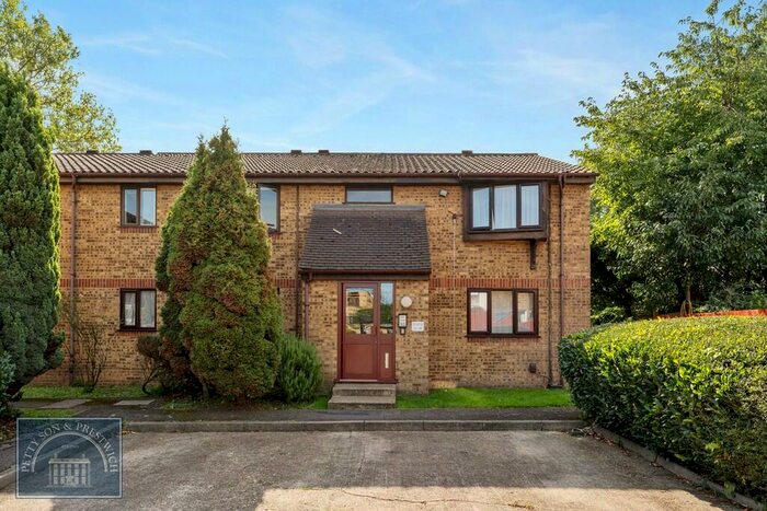 Studio To Rent In Waverley Road, Walthamstow, E17